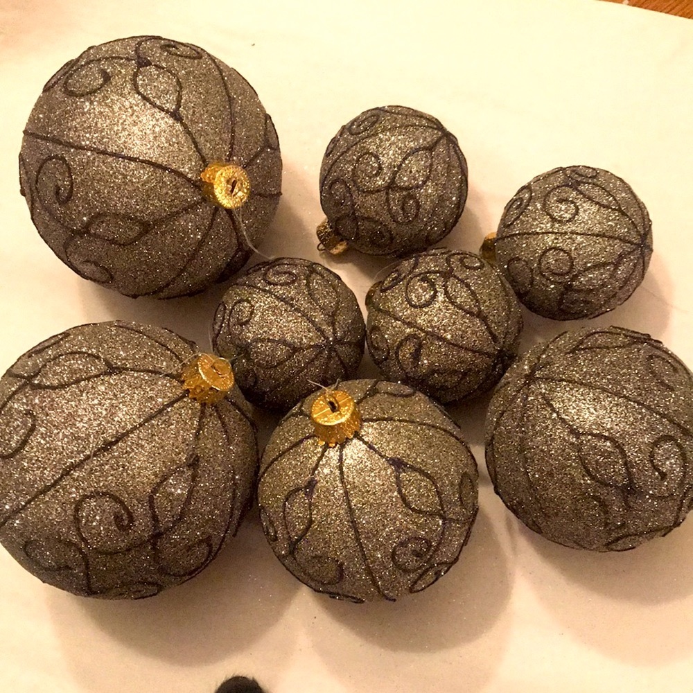 8 Glitter Scroll Design Ornaments Three Sizes